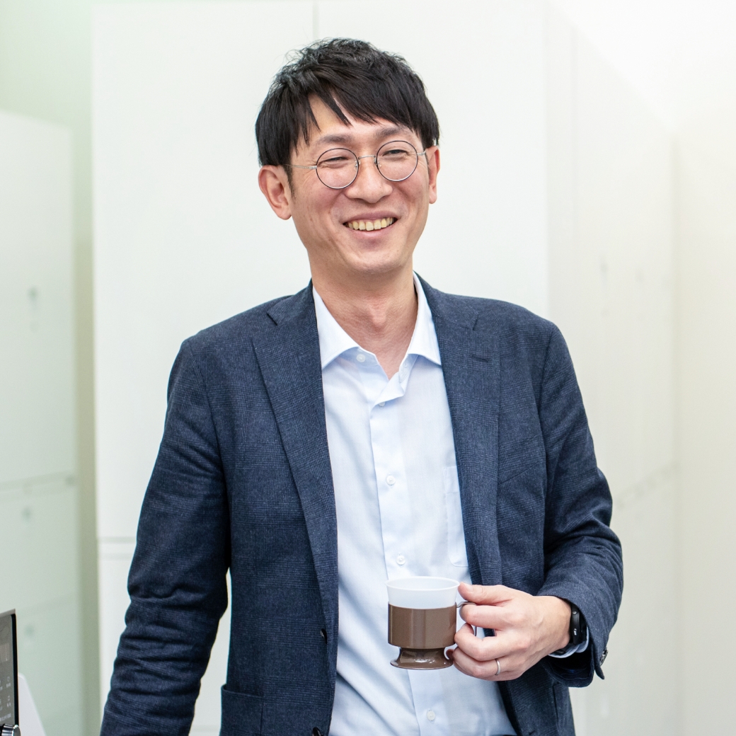 働く環境の魅力について話すA.S